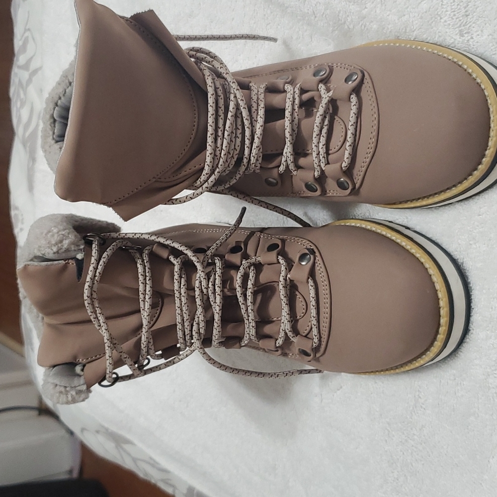 Shoe